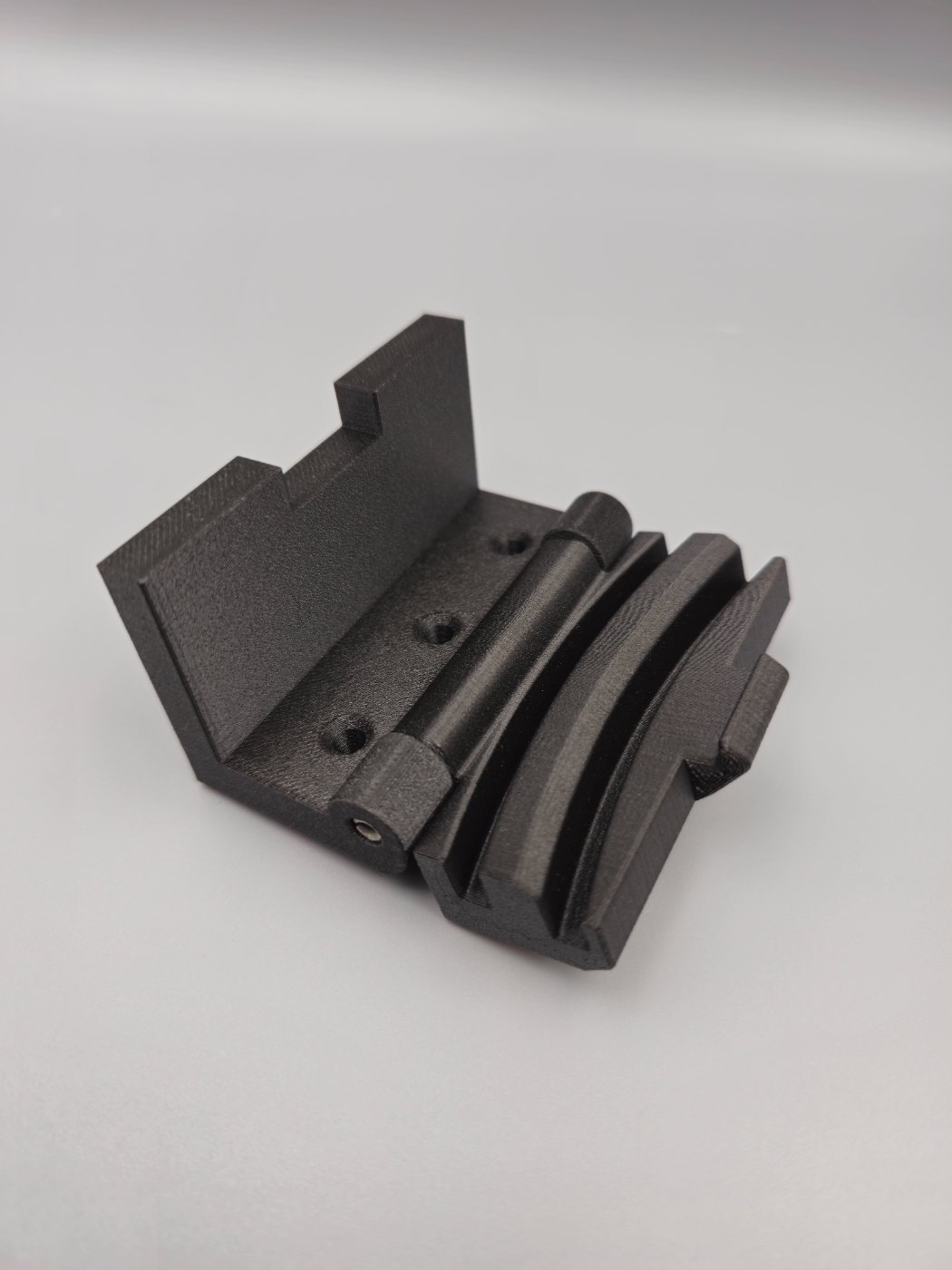 3D printed clamp mount with integrated working hinge